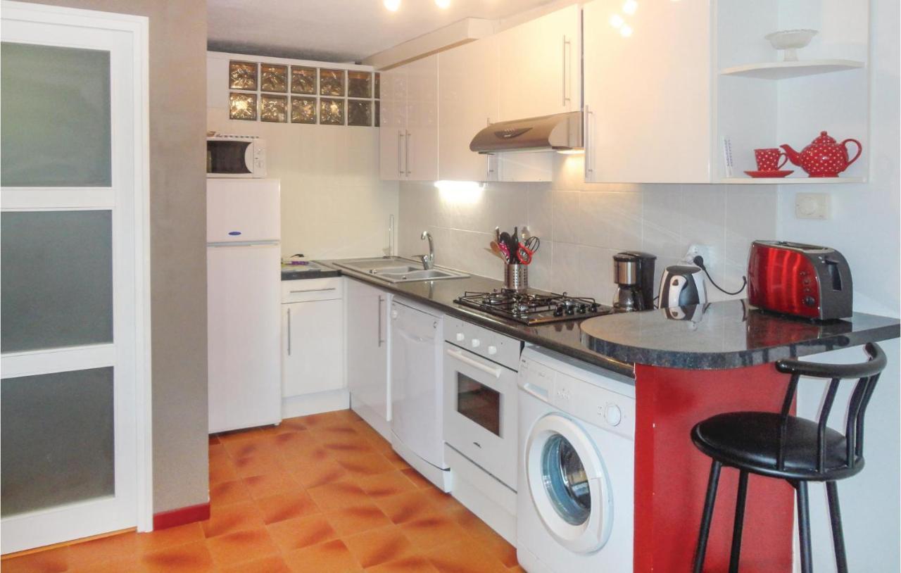 Stunning Apartment In Pignan With Kitchen Extérieur photo