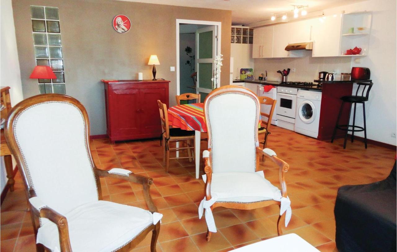Stunning Apartment In Pignan With Kitchen Extérieur photo